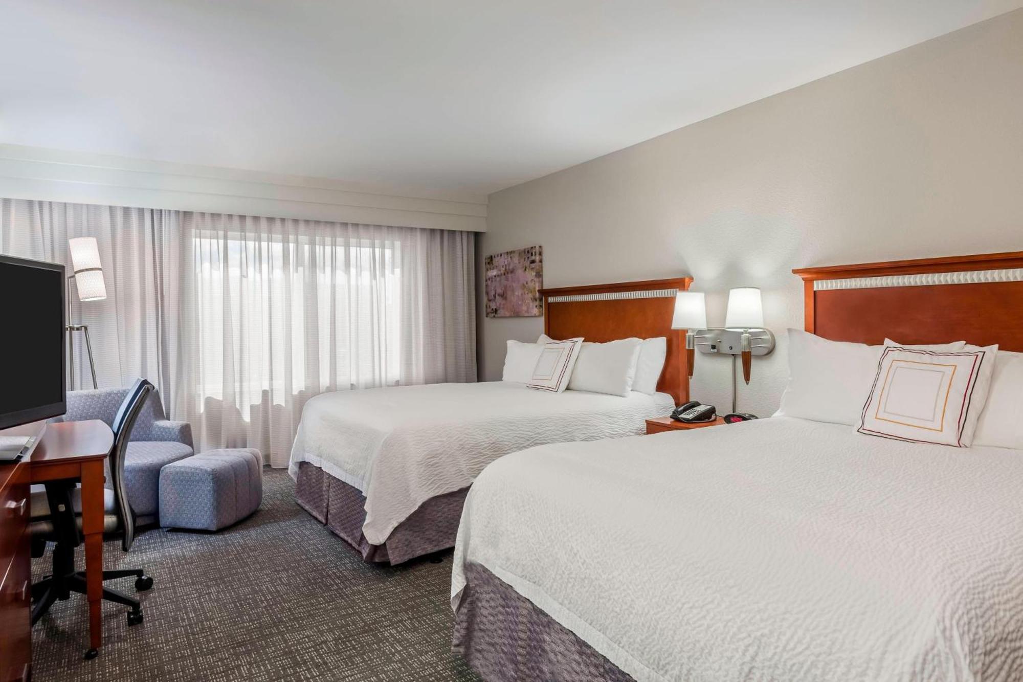 Courtyard Fort Myers At I-75 And Gulf Coast Town Center Estero Exterior foto