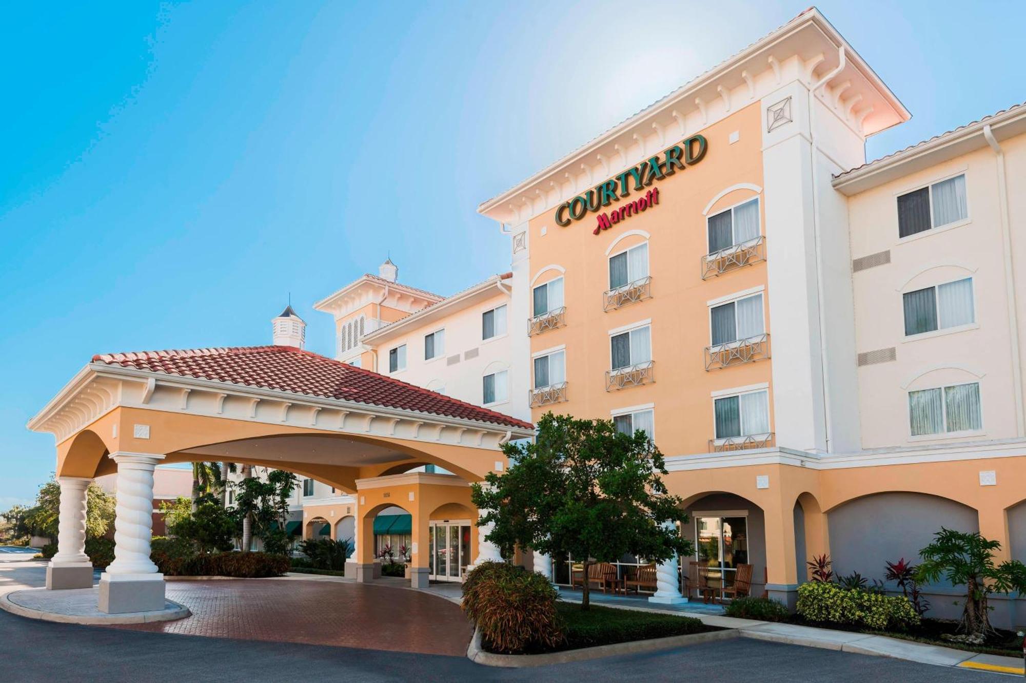 Courtyard Fort Myers At I-75 And Gulf Coast Town Center Estero Exterior foto