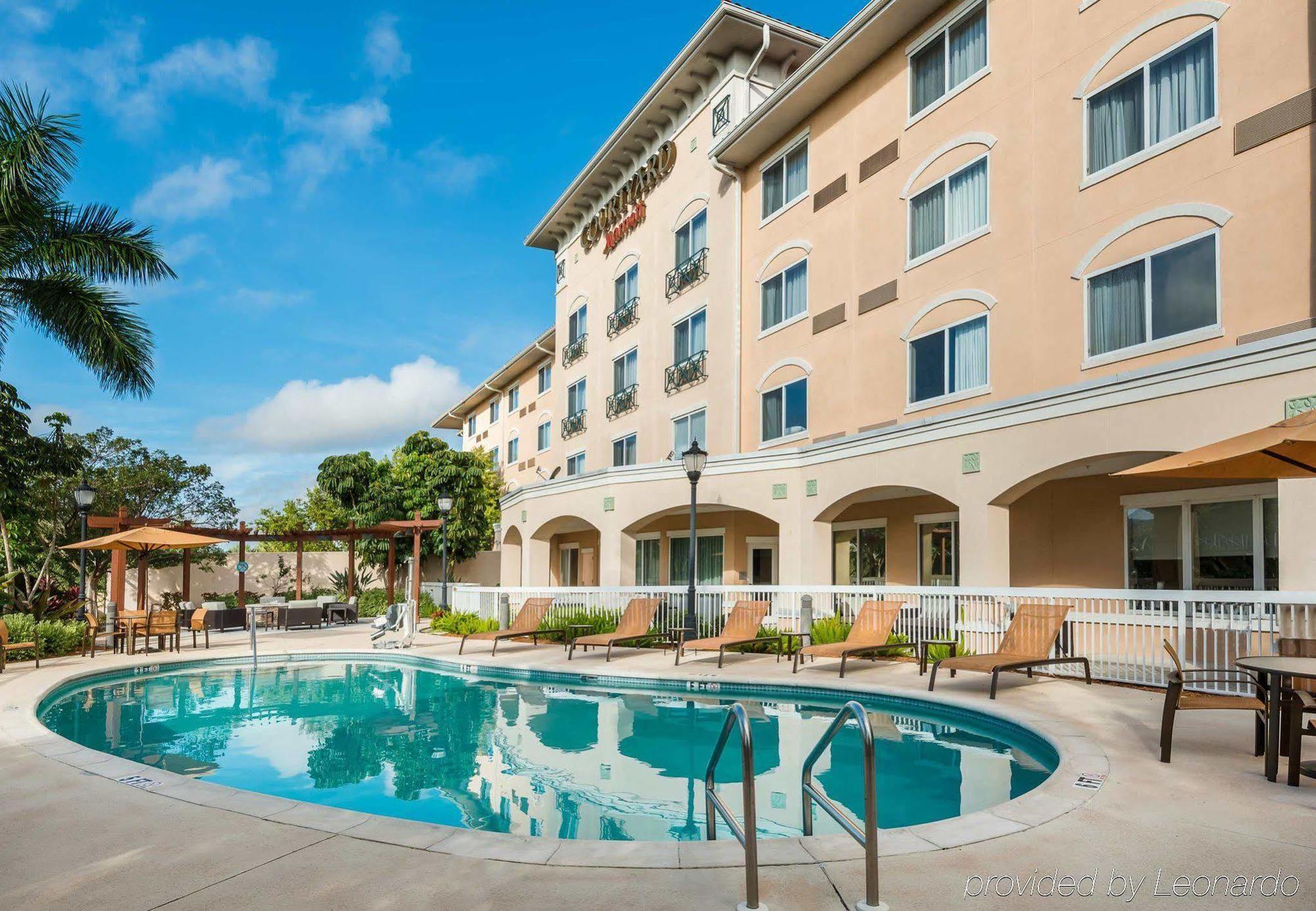 Courtyard Fort Myers At I-75 And Gulf Coast Town Center Estero Exterior foto